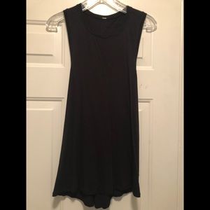 Lulu muscle top with twisted back